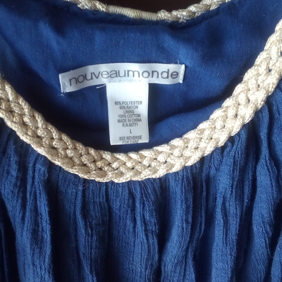 Top - Picture 2 of 2